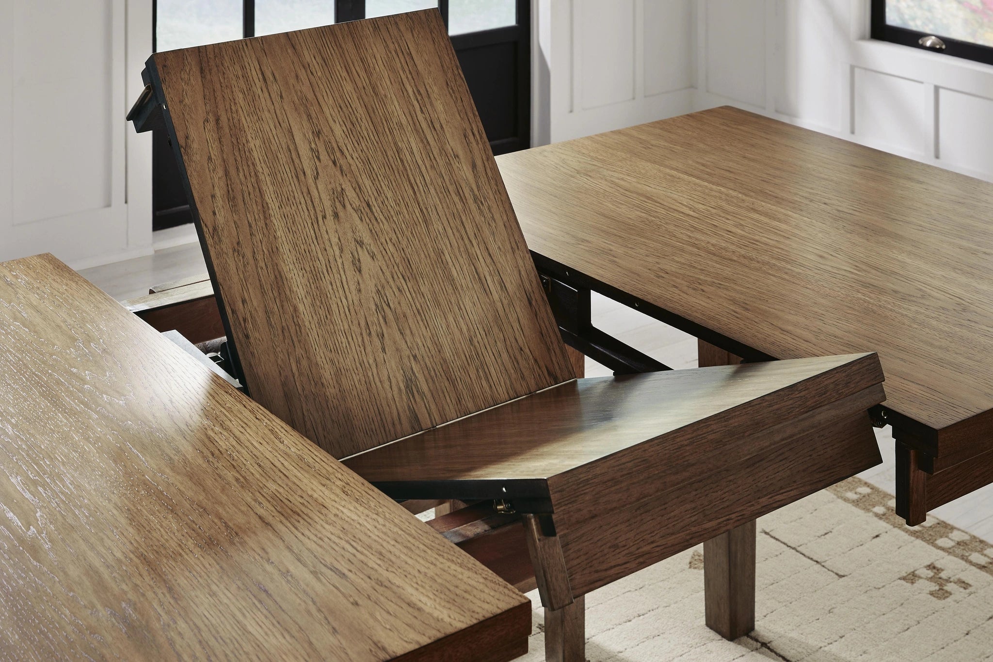 Urbinforte Dinning Room Set