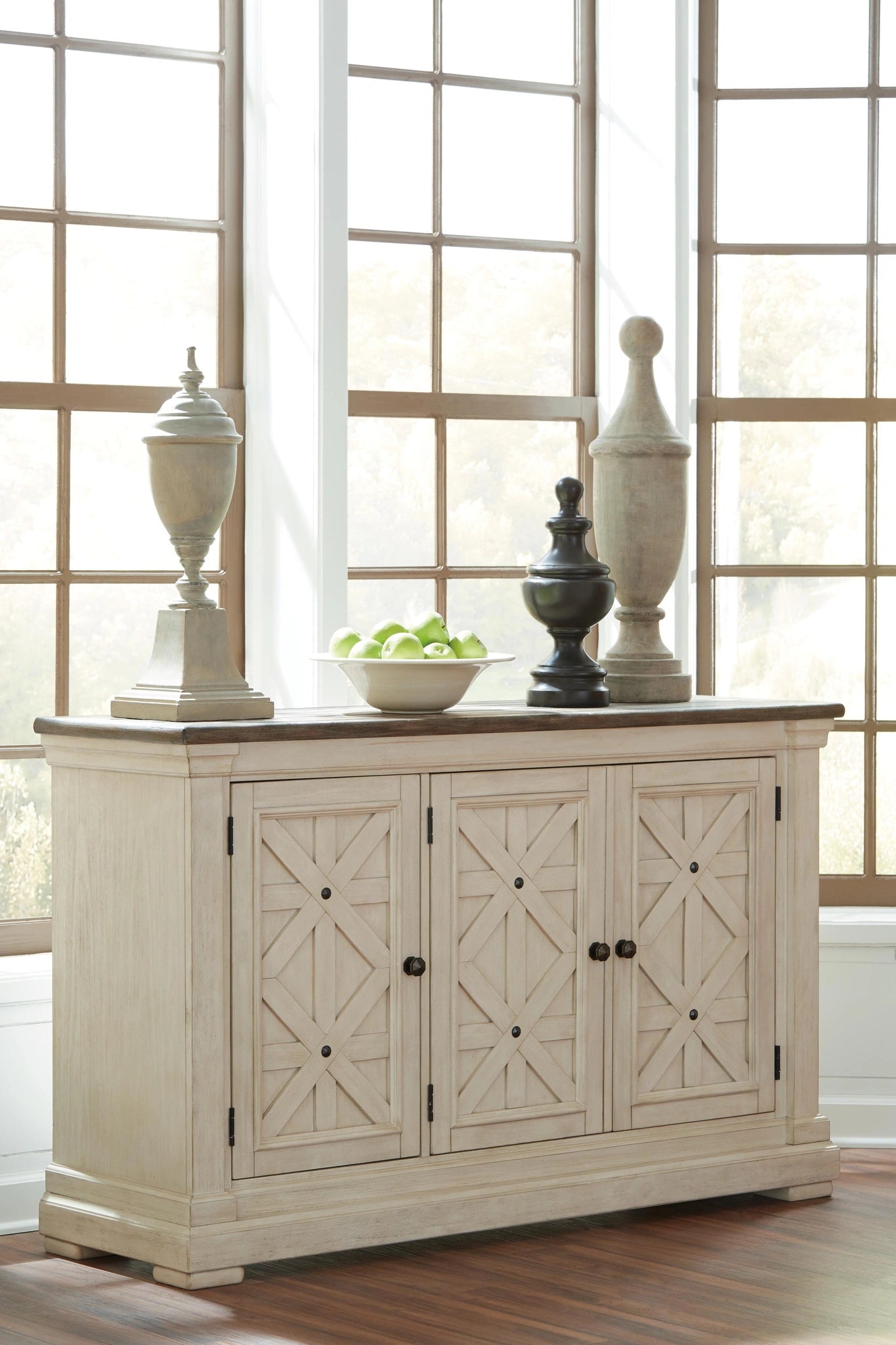 Bolanburg Dining Room Set