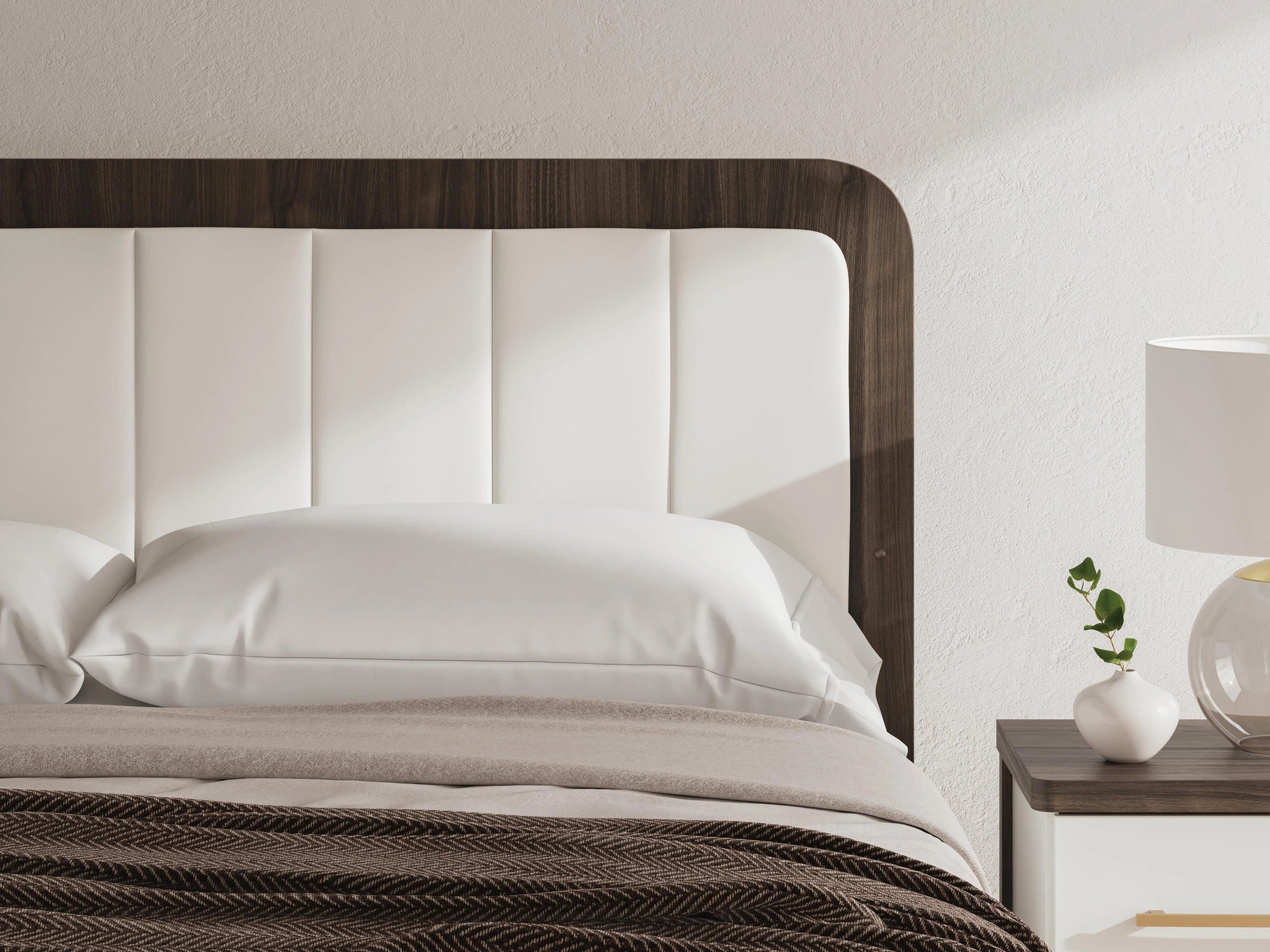 Kendanport Upholstered Bed