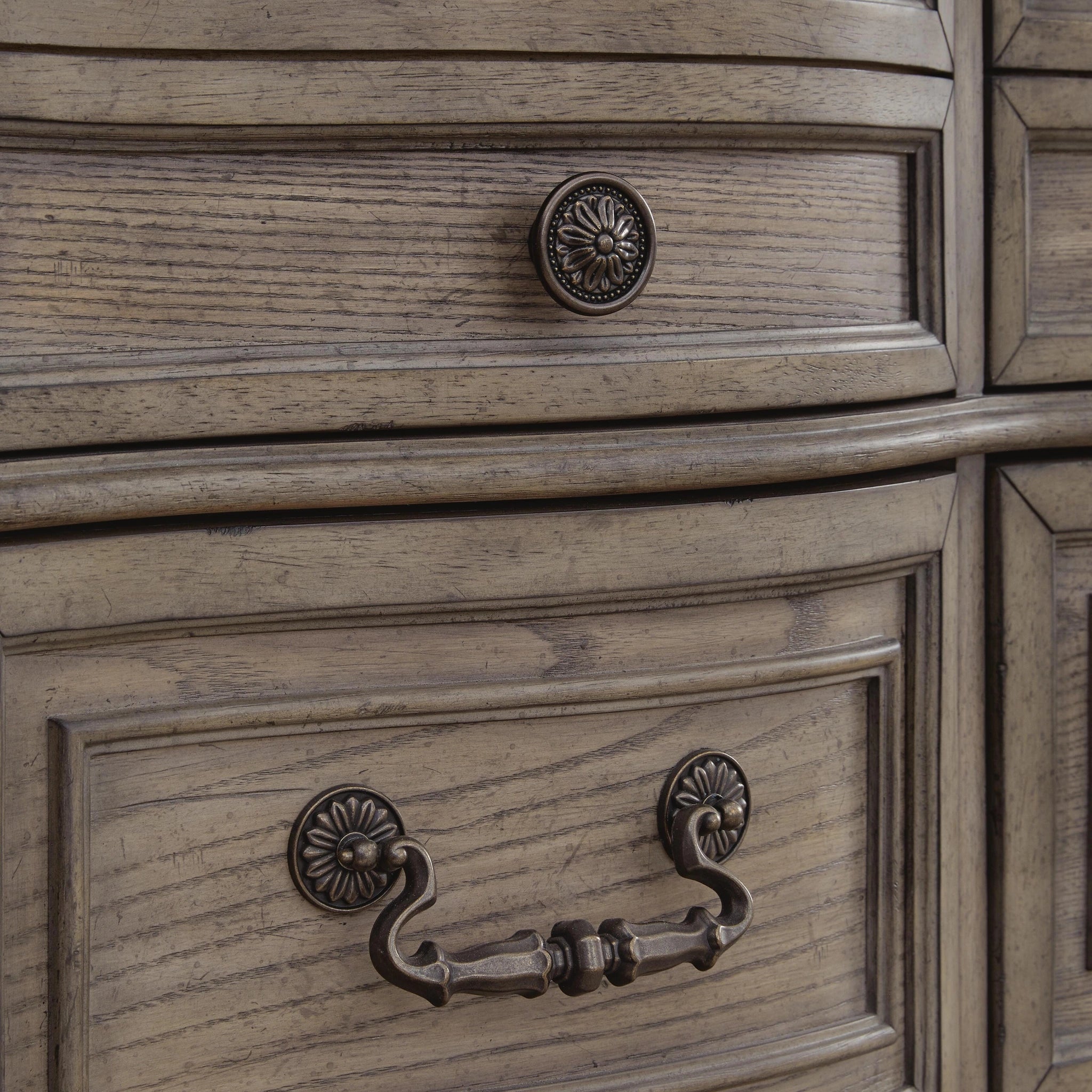 Ardenfield Chest of Drawers