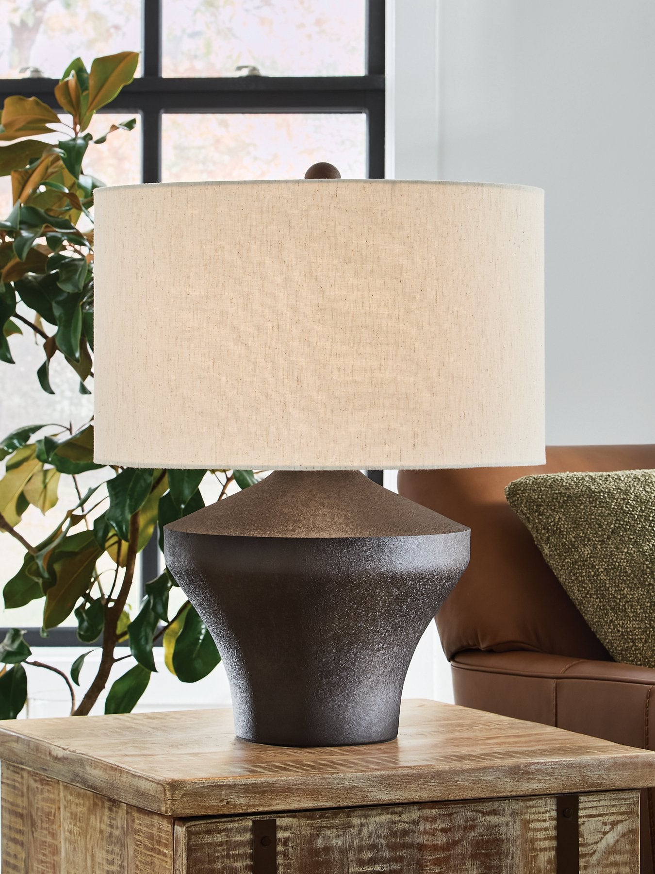 Dolanham Table Lamp