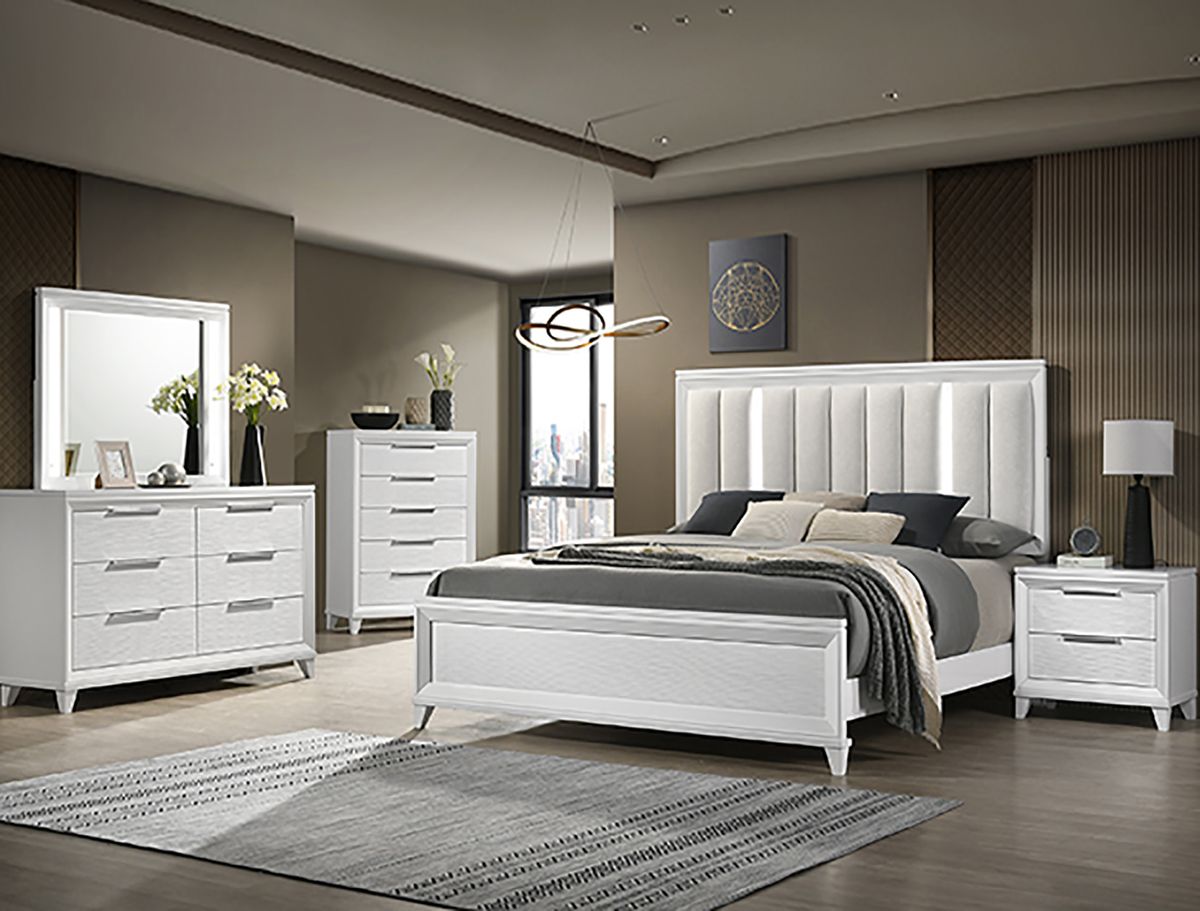 Crown Mark Furniture Cressida 6 Drawer Dresser in White