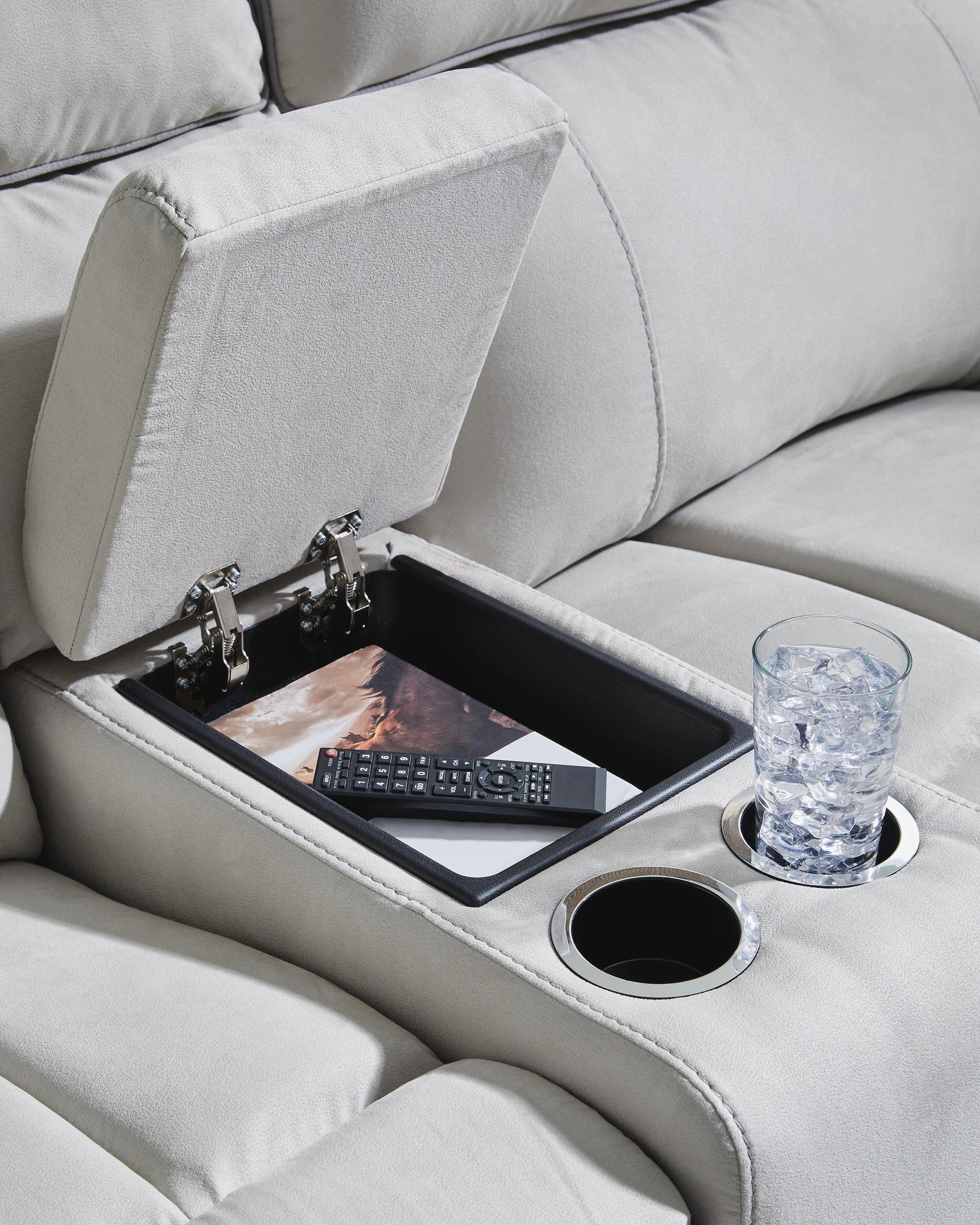 Social Pointe Reclining Sectional with Storage Console
