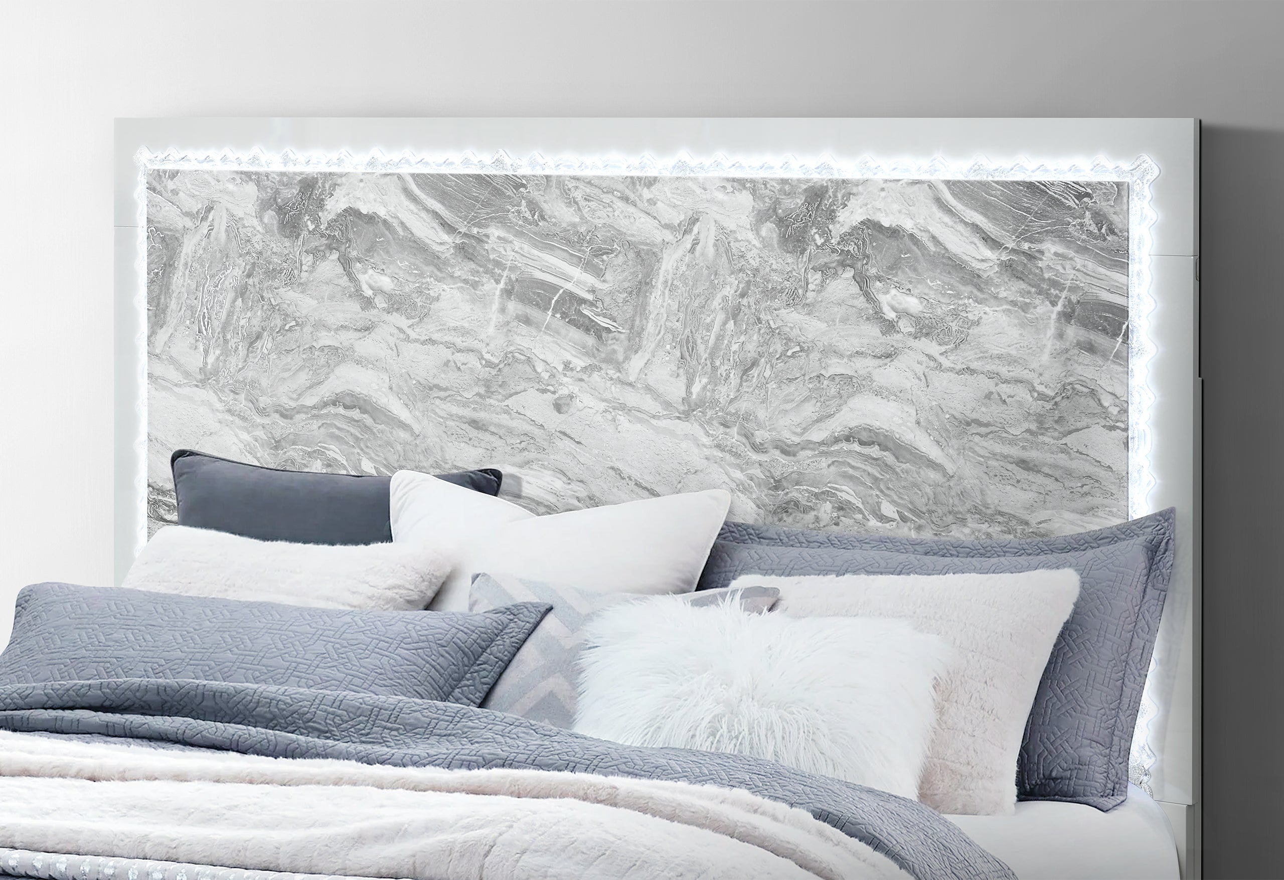 NAOMI SILVER MARBLE QUEEN BED GROUP