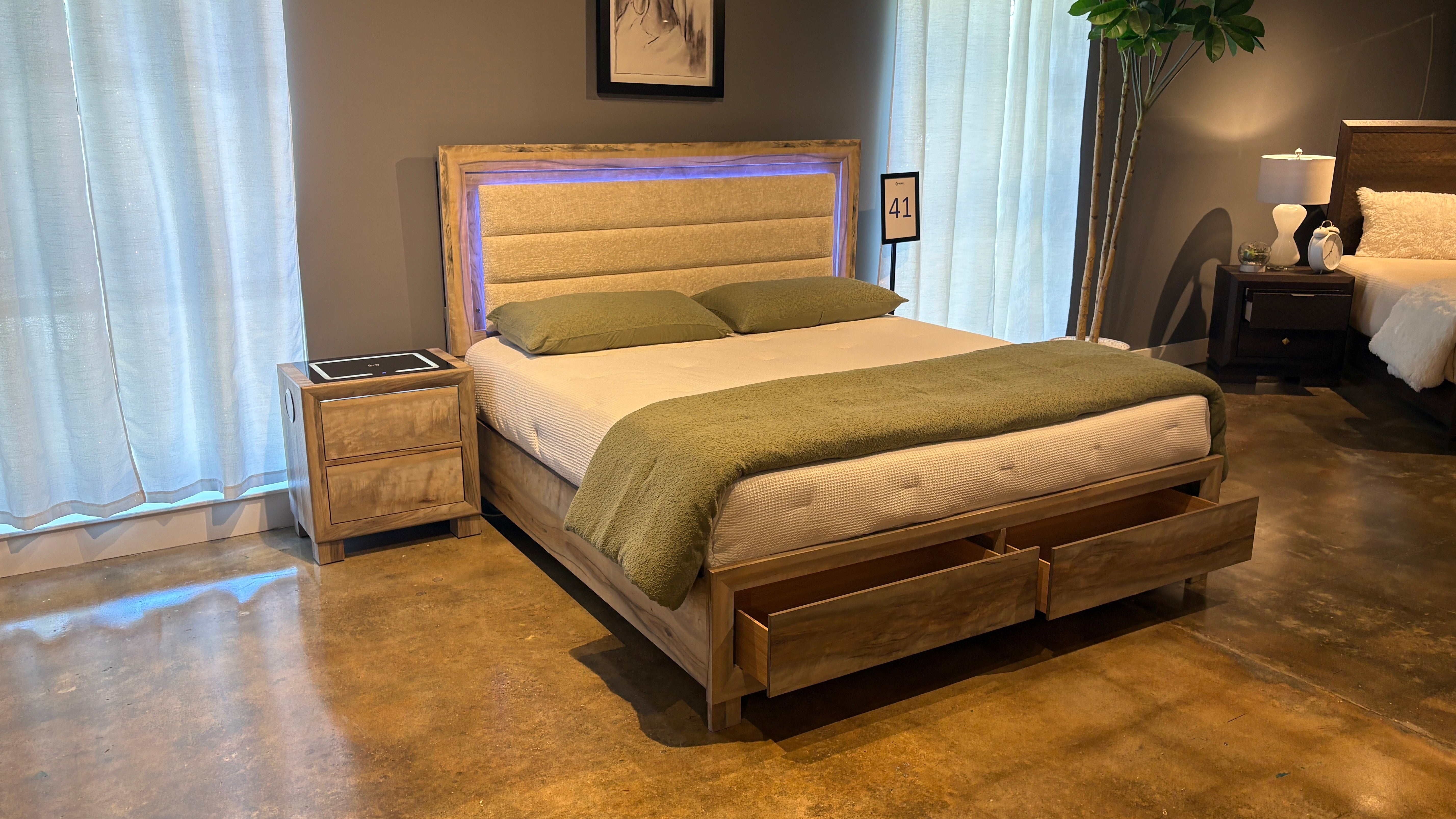 CALLIE BROWN QUEEN BED GROUP