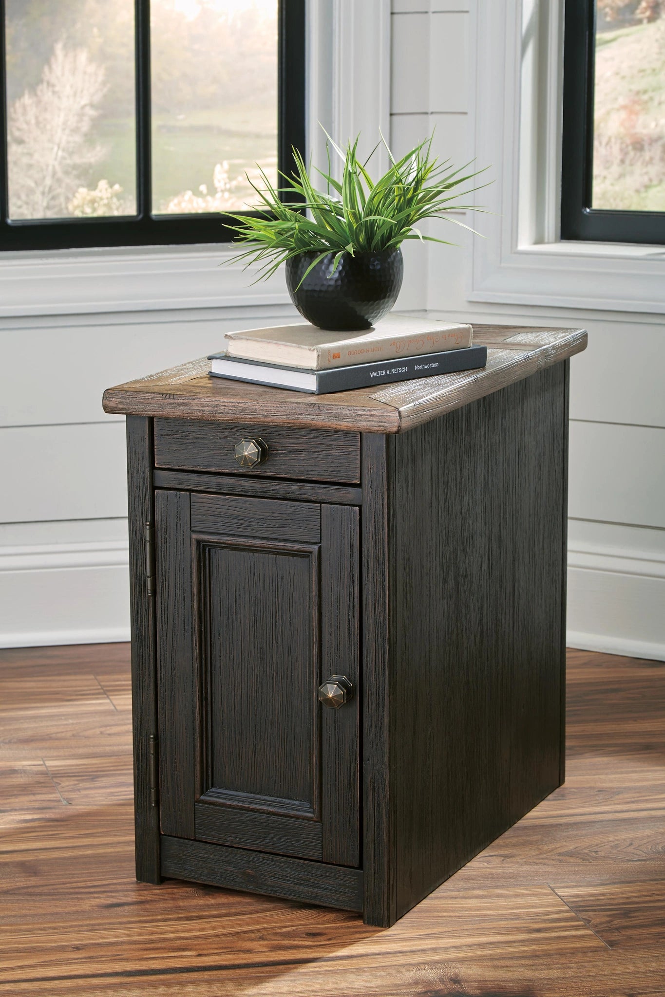 Tyler Creek End Table Set
