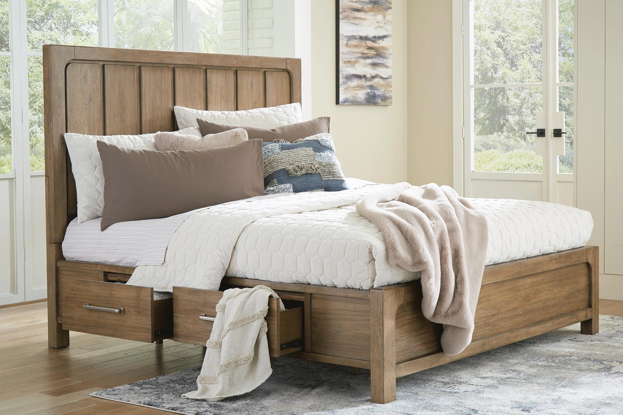 Cabalynn Bed with Storage