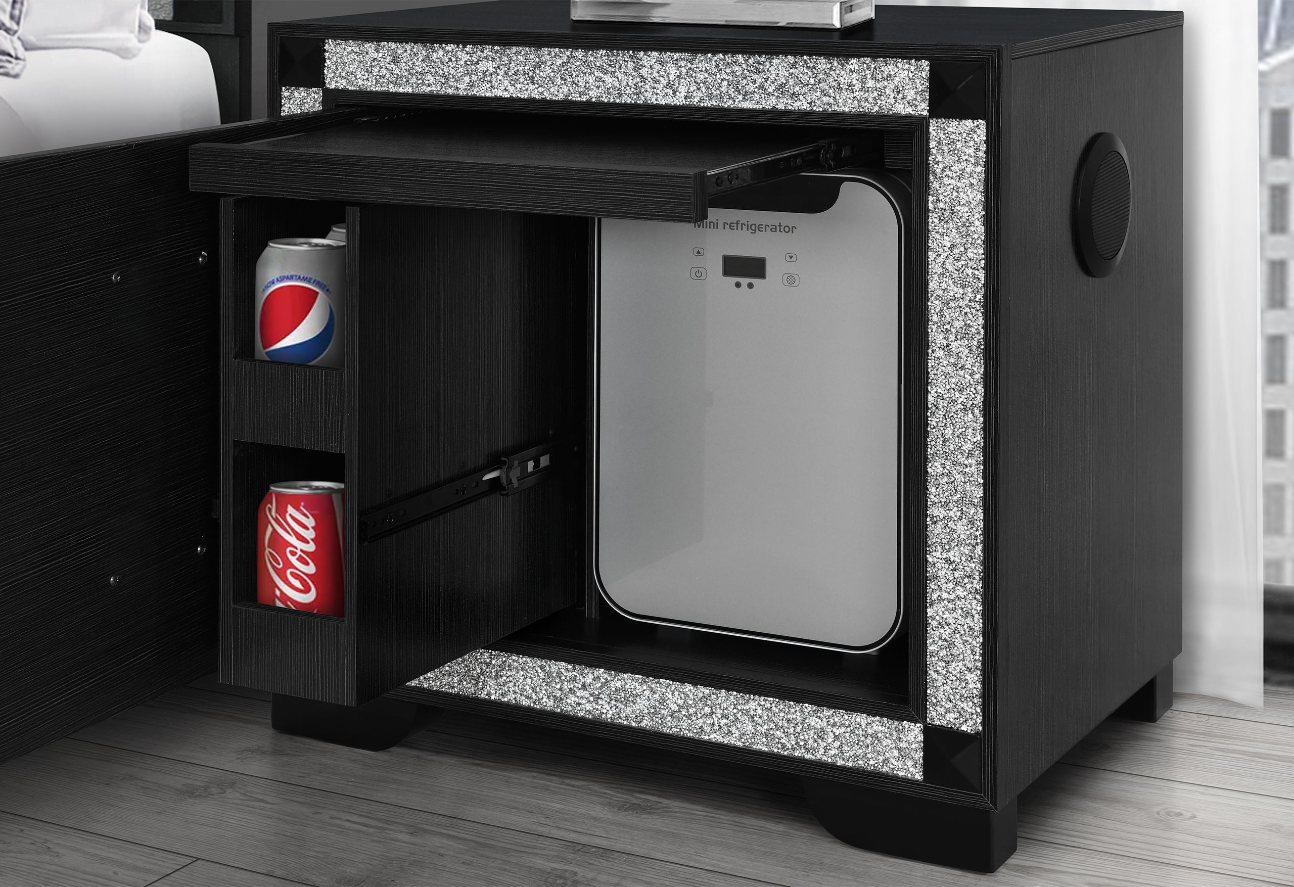 SOLEIL CHARCOAL QUEEN BED GROUP WITH COOLER AND SPEAKER